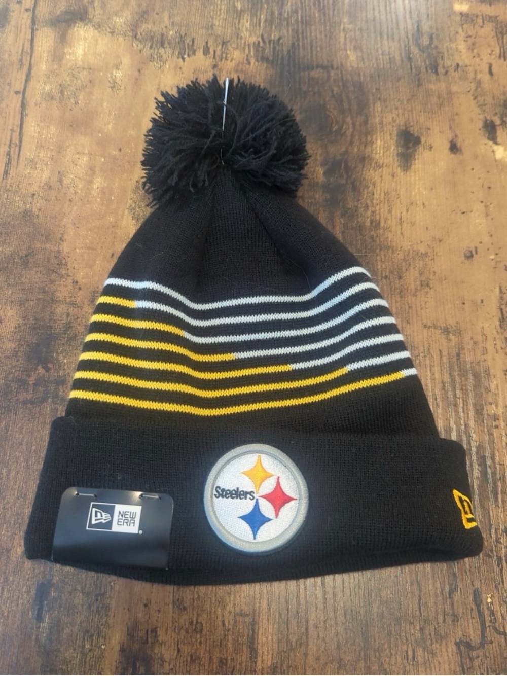 NWT New Era Pittsburgh Steelers Black Pom Cuff Beanie with Stripes